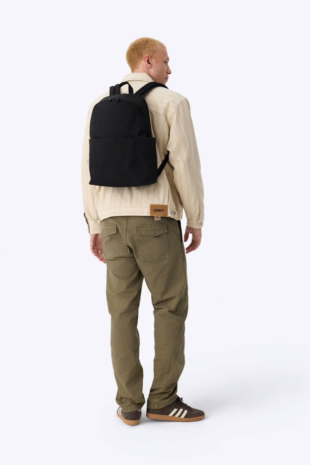 La mochila clásica en negro