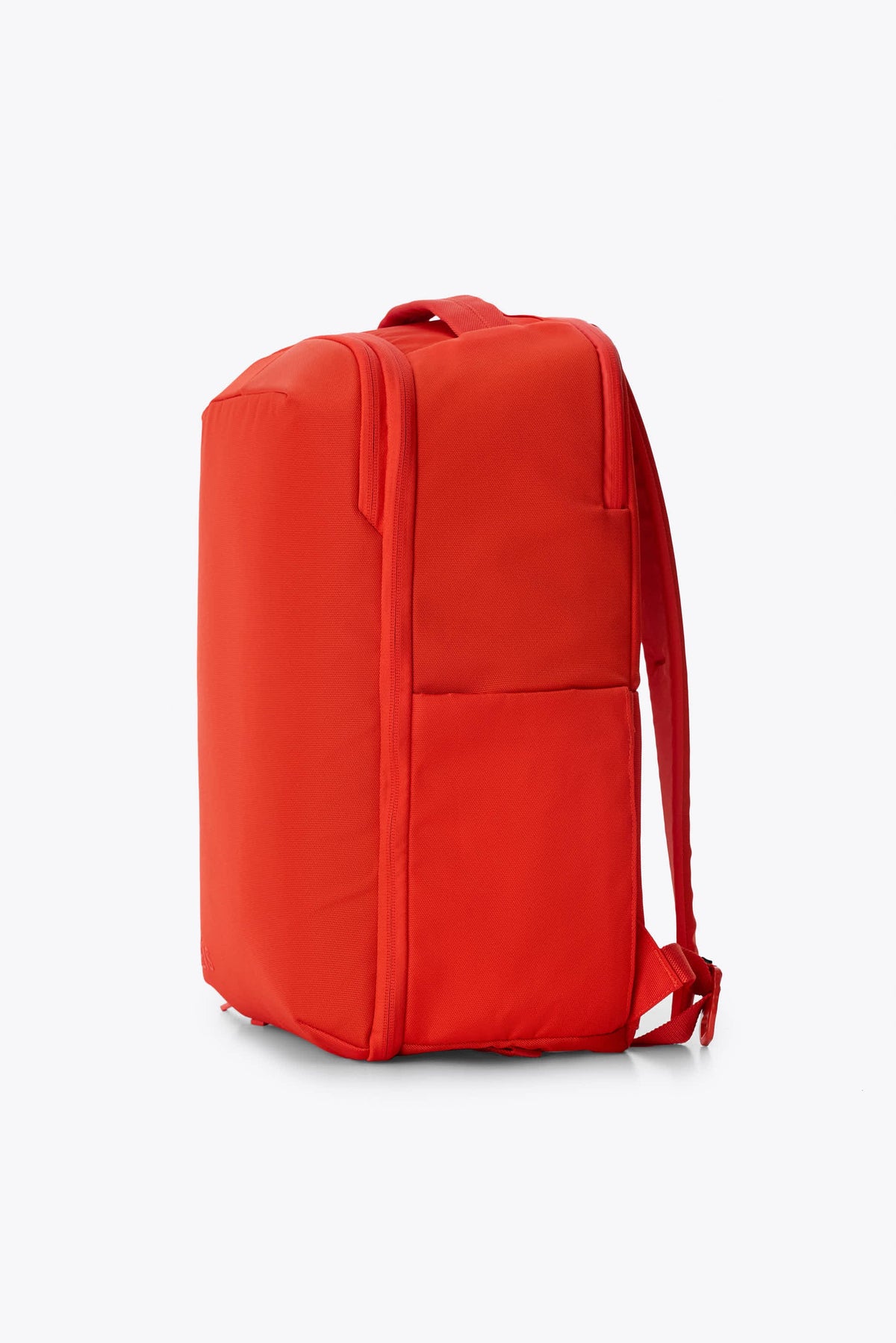 Der Pro Travel Backpack in Flame