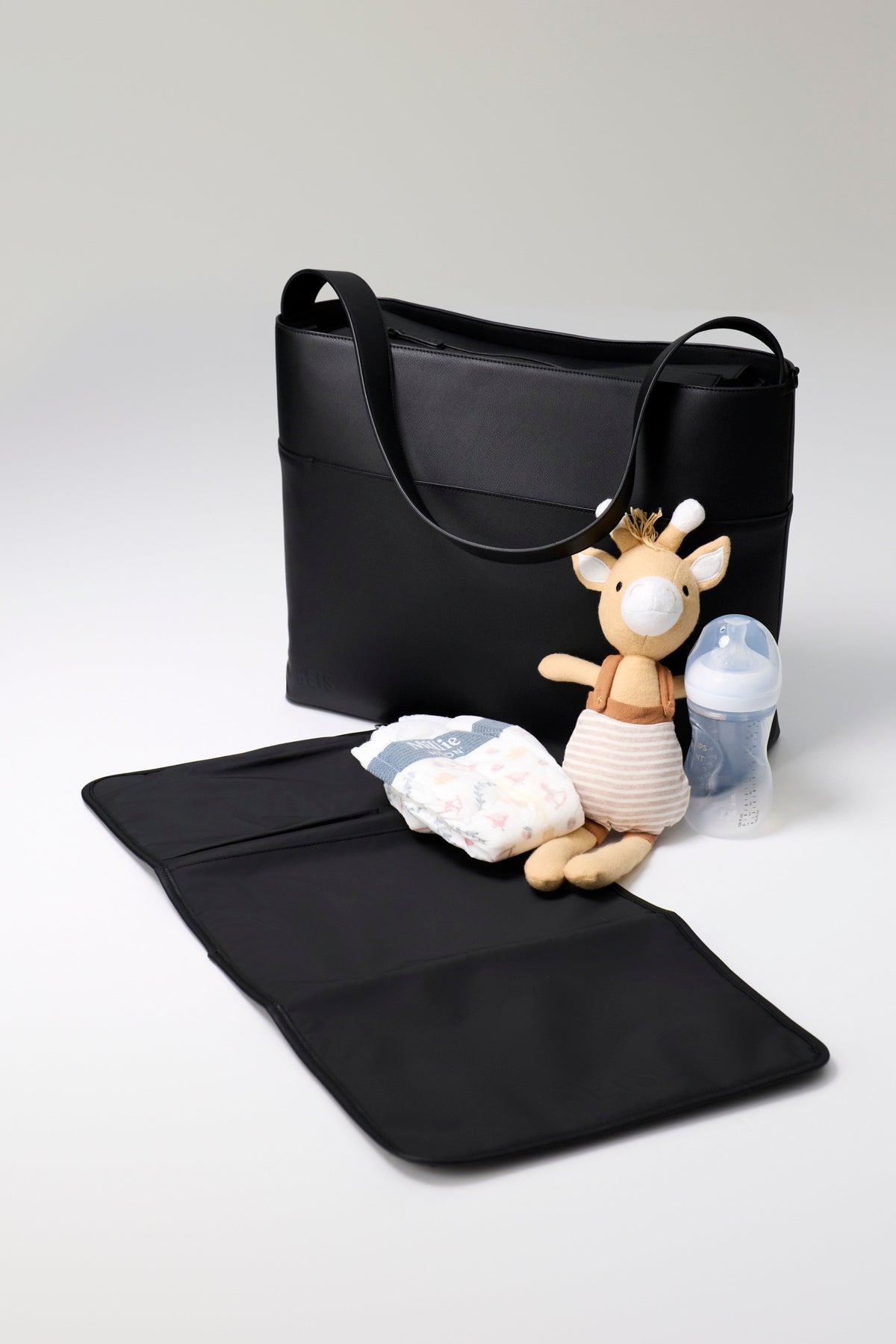 Die Wickeltasche in Schwarz