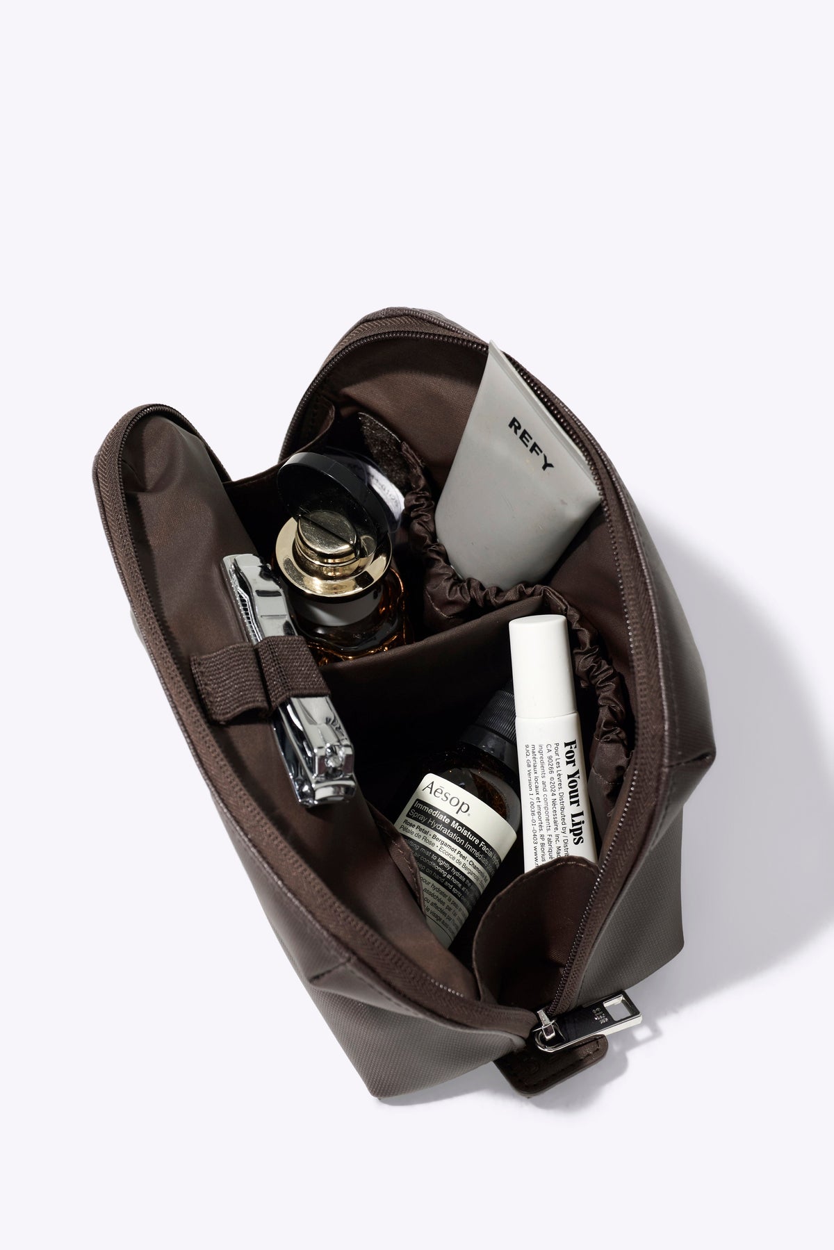La petite trousse à maquillage couleur espresso