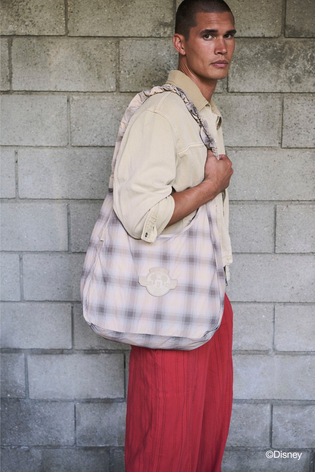 Die faltbare Disney Charm-Tasche mit Schottenkaro-Muster