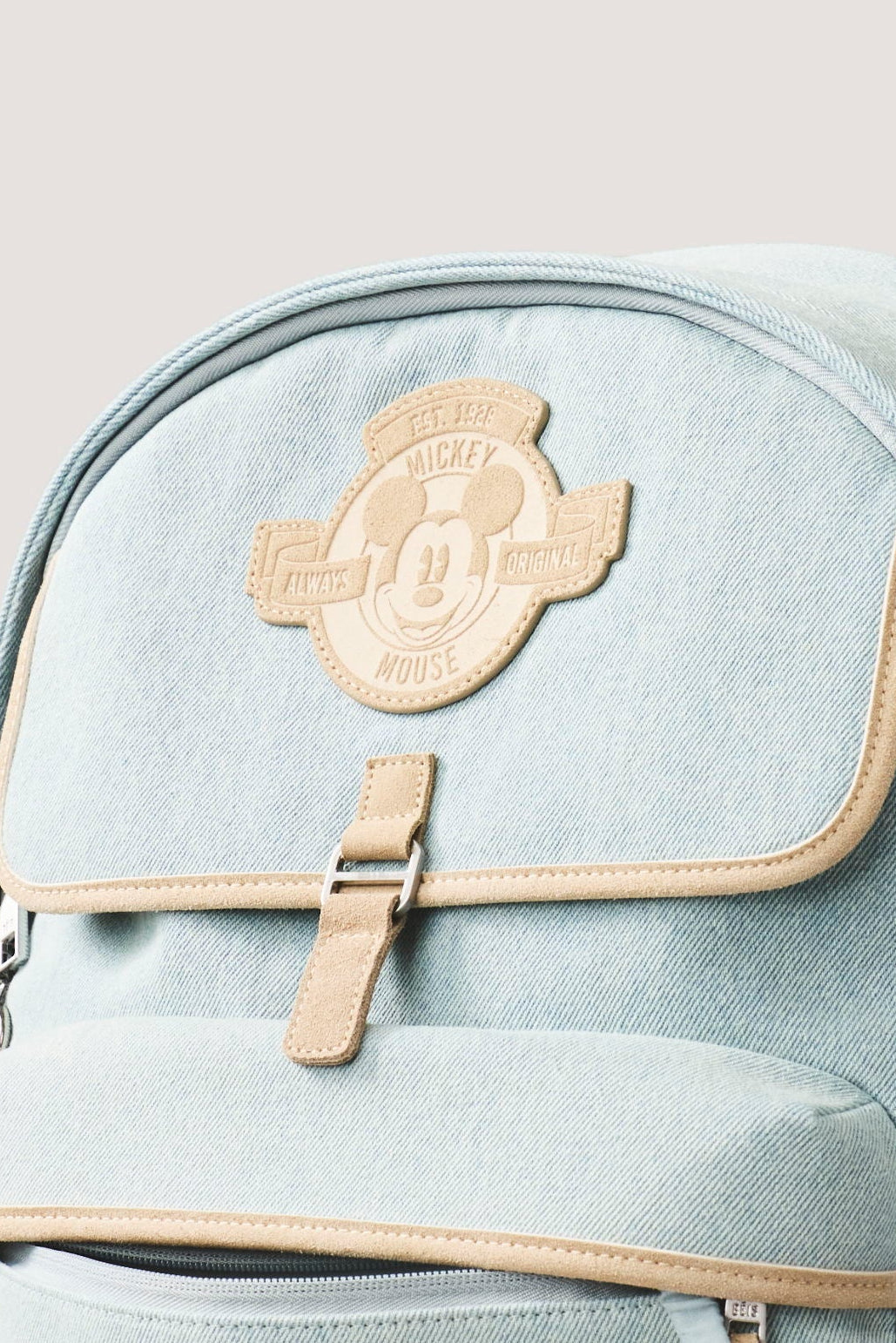 Le sac à dos Disney en jean bleu