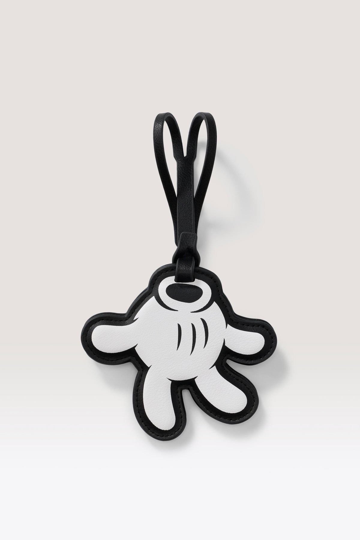 El charm con espejo y guante de Mickey Mouse en negro