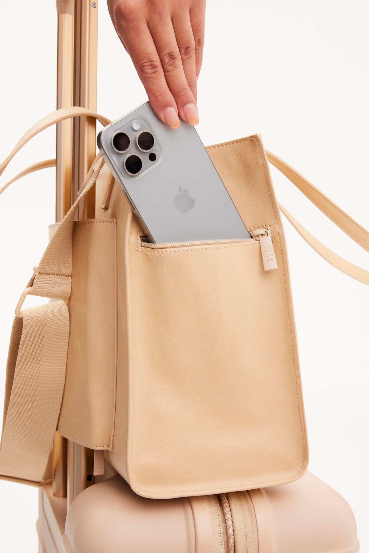 El bolso de trabajo en beige