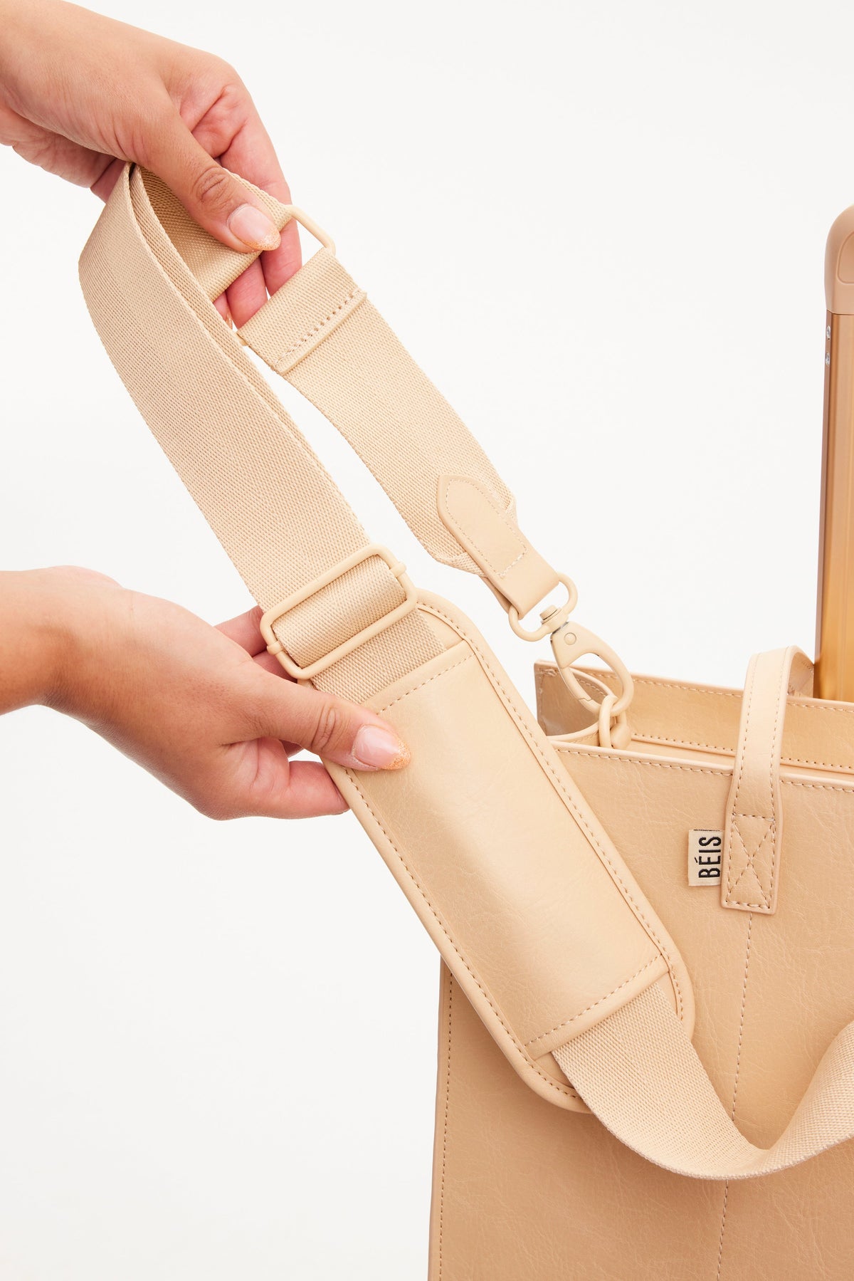 El bolso de trabajo en beige