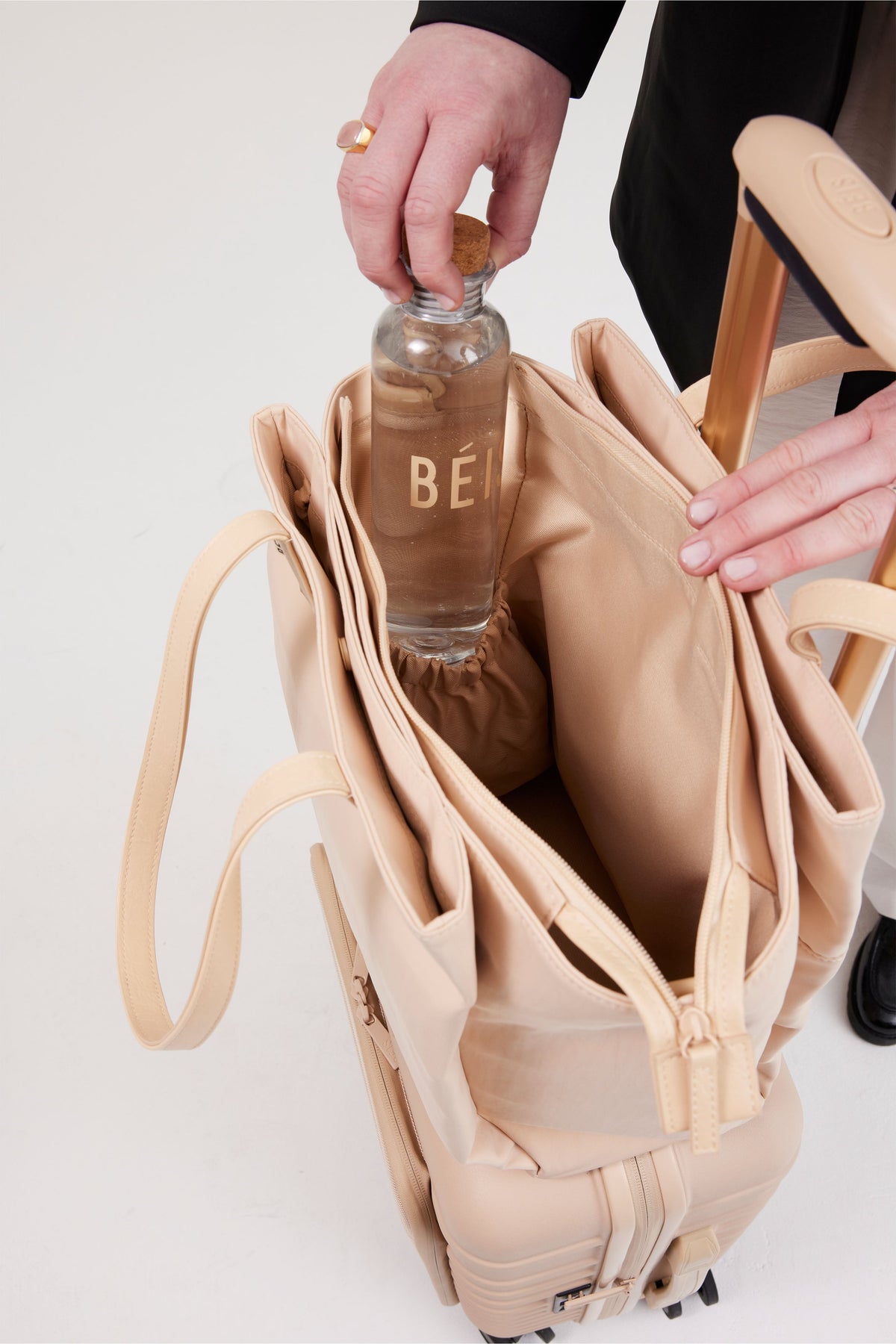 La bolsa tote para ir al trabajo en beige