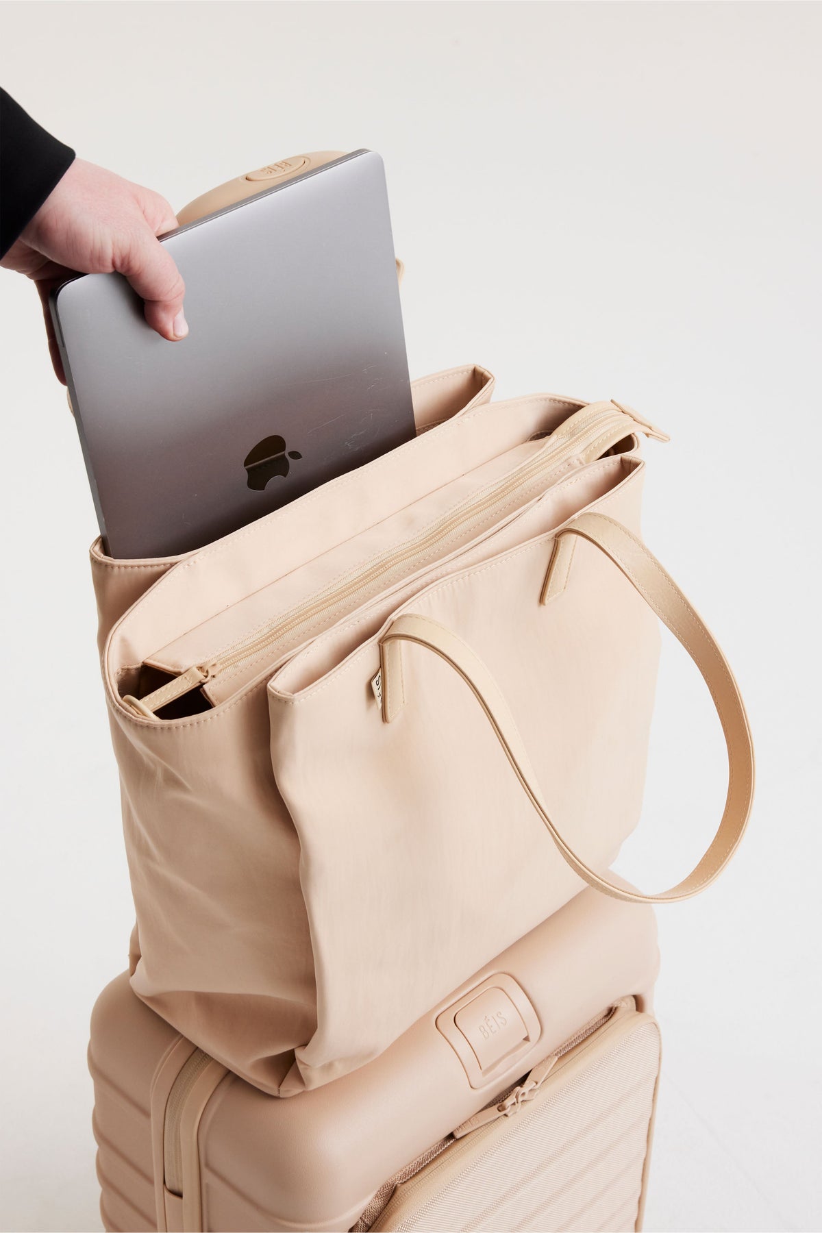 La bolsa tote para ir al trabajo en beige