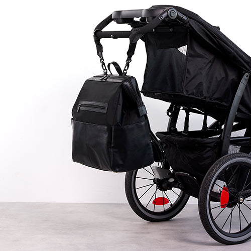 Der Wickelrucksack in Schwarz