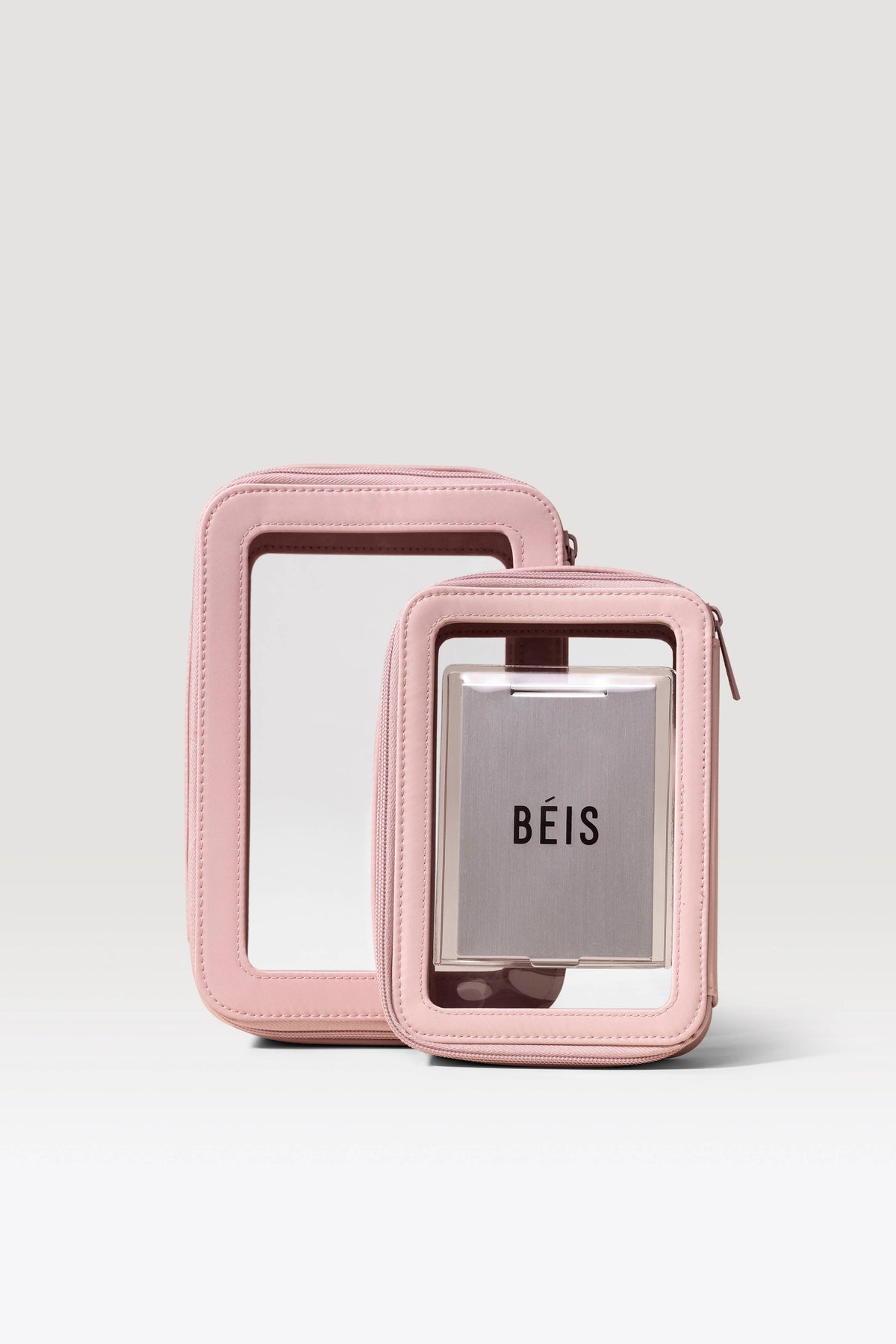 Das In-Flight-Kosmetikset in Atlas Pink