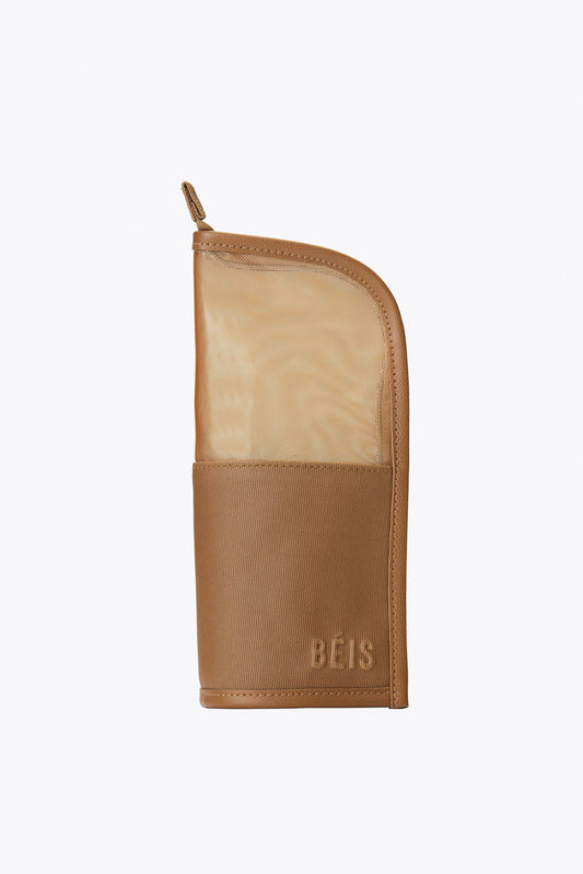 El estuche para brochas de maquillaje en camel