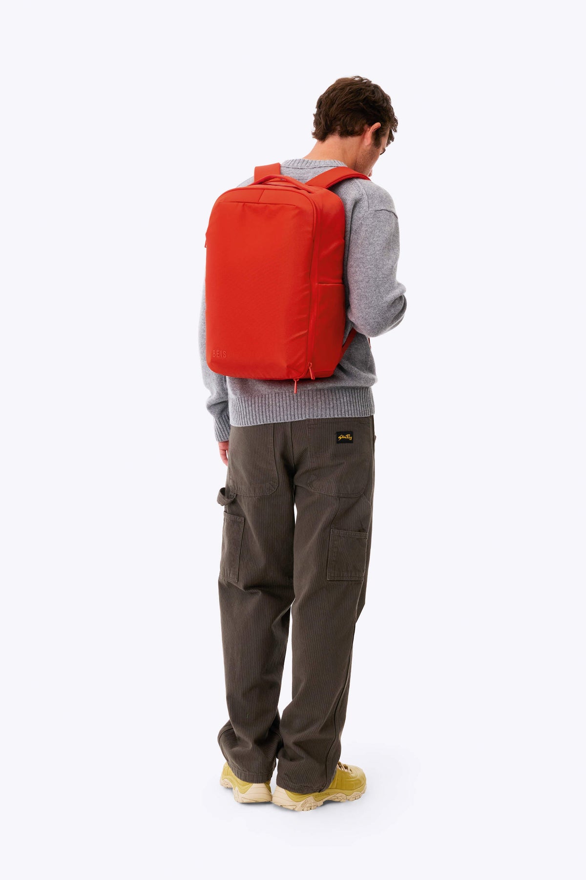 Der Pro Travel Backpack in Flame