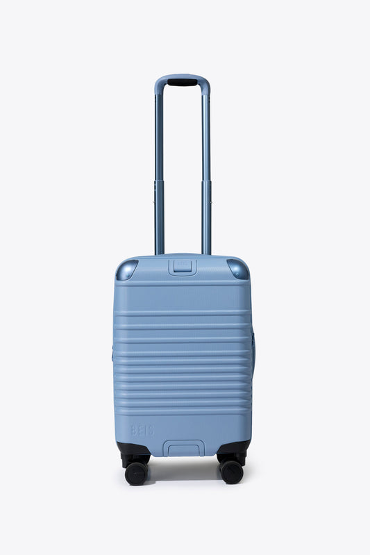 Der Hybrid Carry-On Roller in Dusty Blue