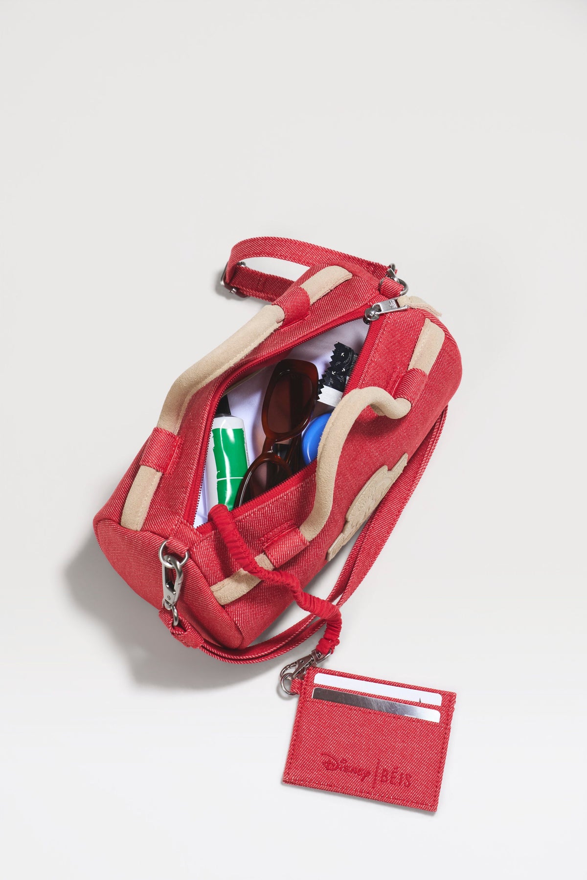 Le sac polochon Disney en jean rouge