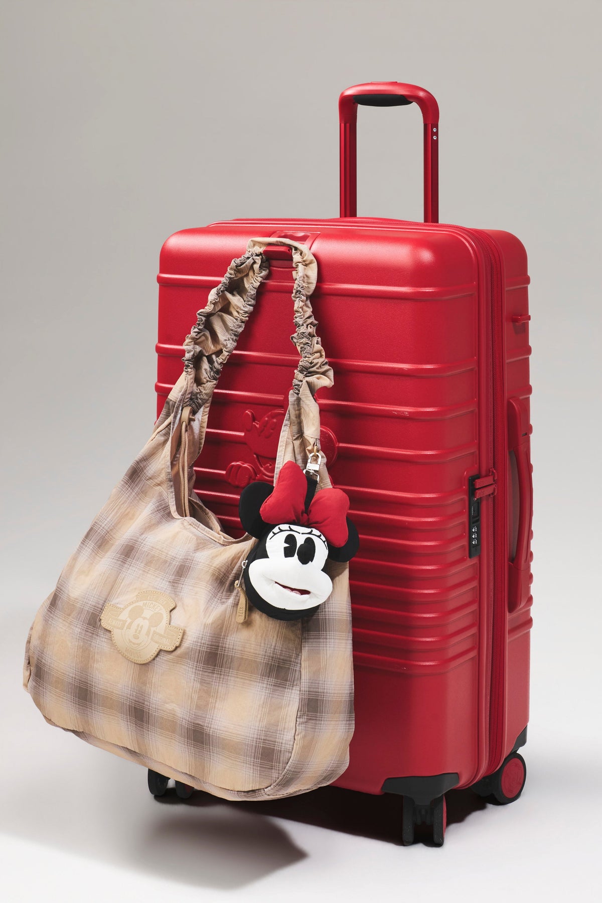 Die faltbare Disney Charm-Tasche mit Schottenkaro-Muster