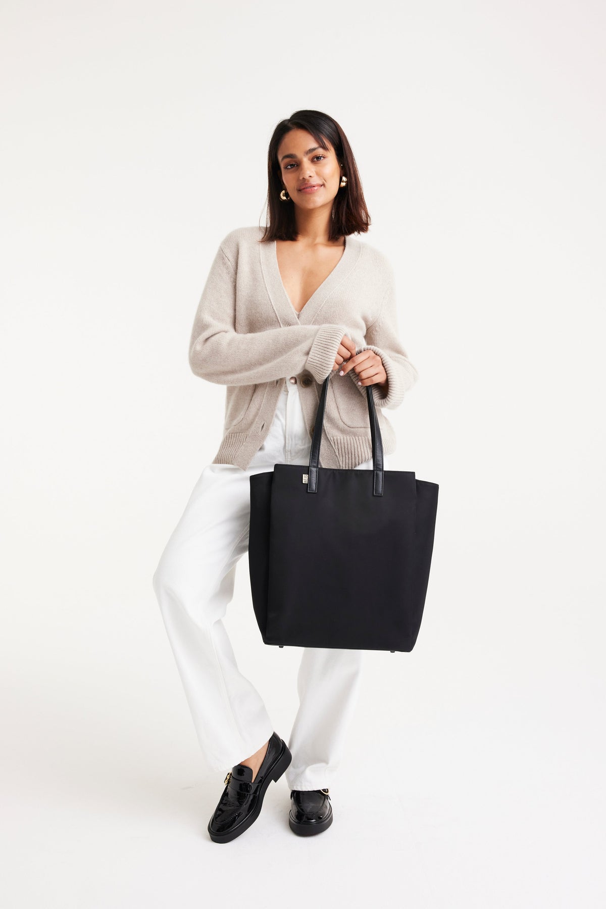 Die Commuter Tote in Schwarz