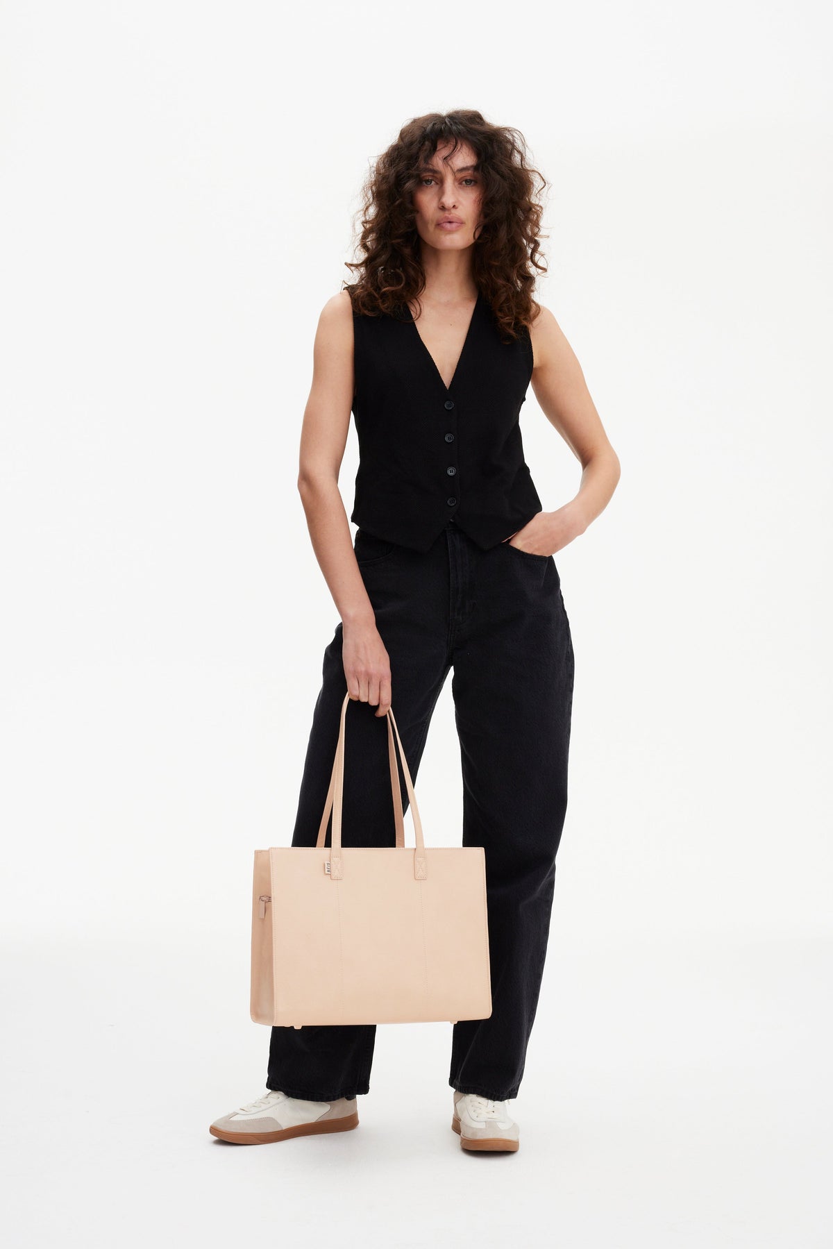 El bolso de trabajo en beige