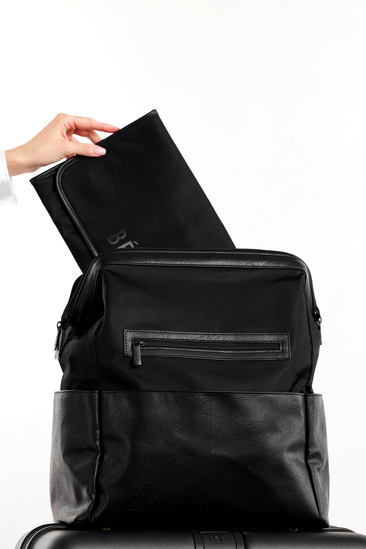 Der Wickelrucksack in Schwarz