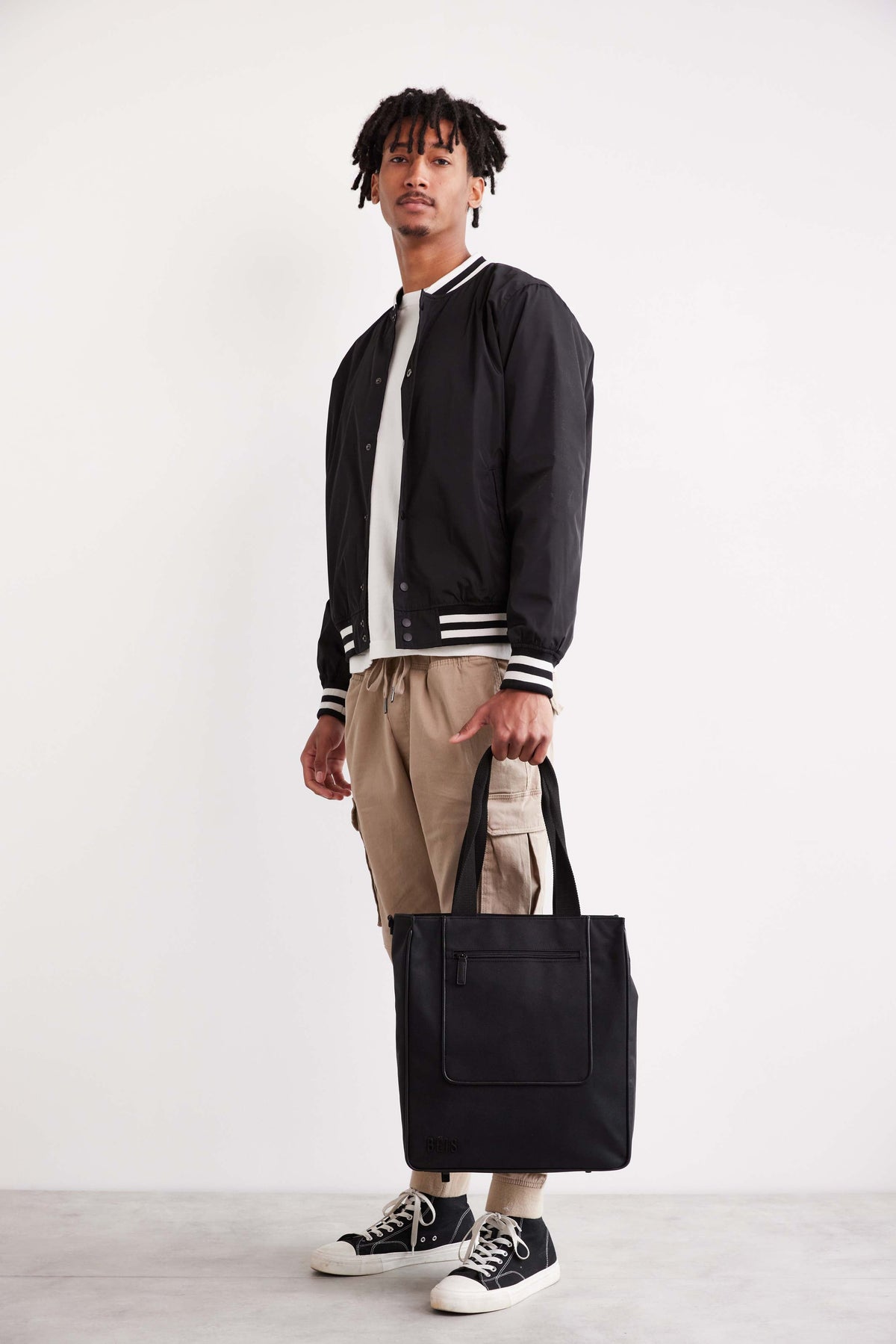 El bolso tote North To South en negro