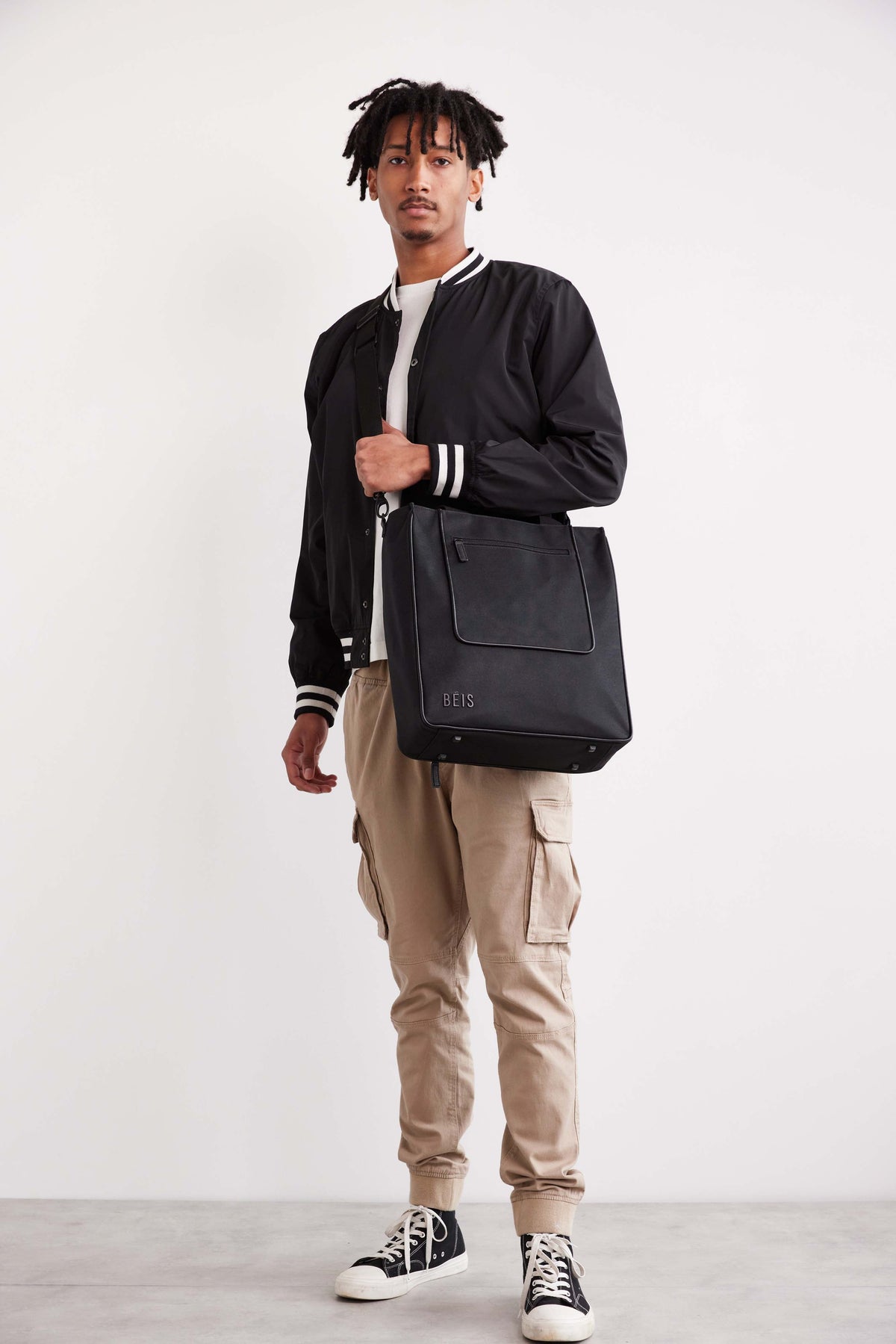 El bolso tote North To South en negro